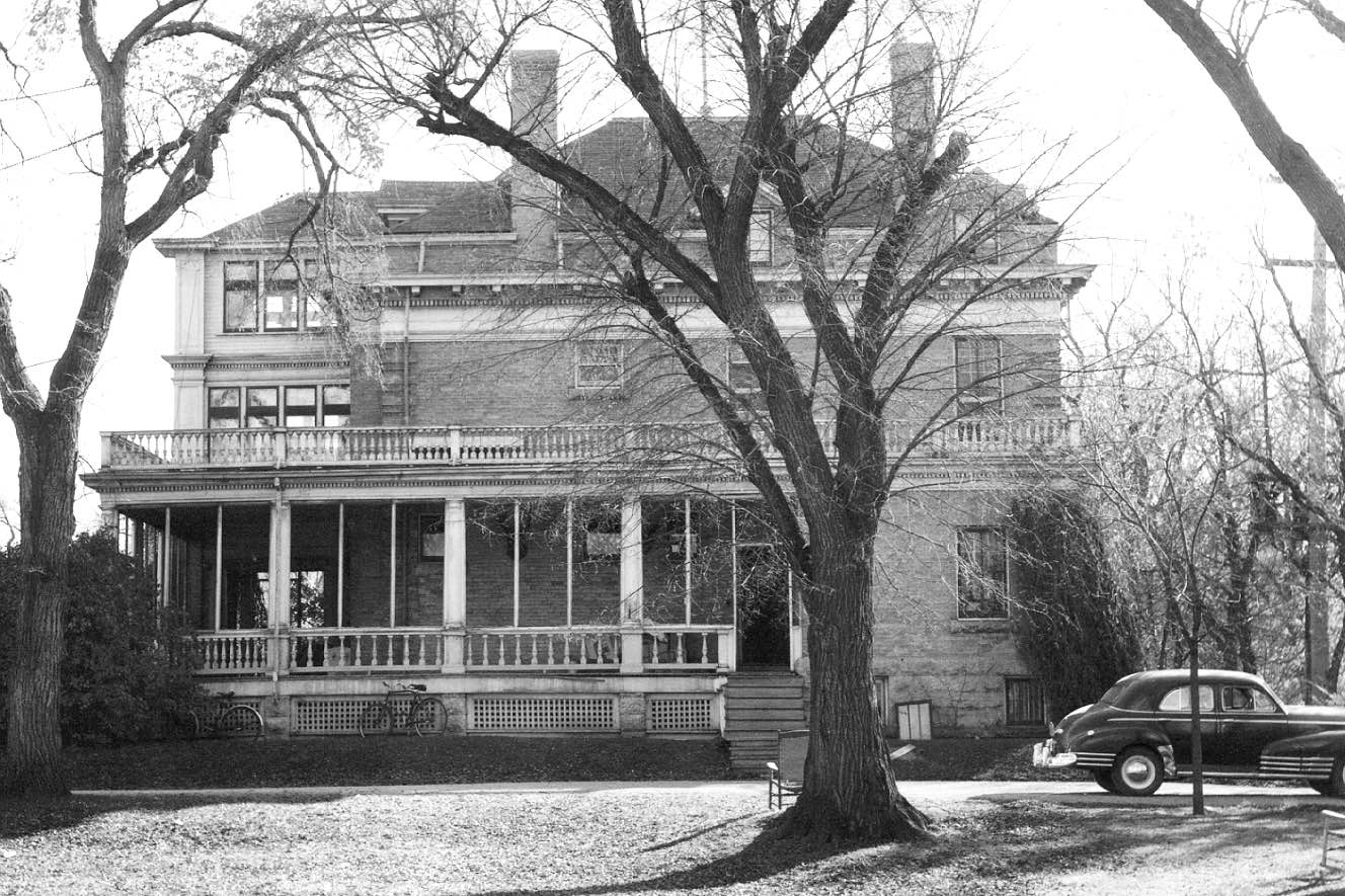 1947 2 Evergreen Place